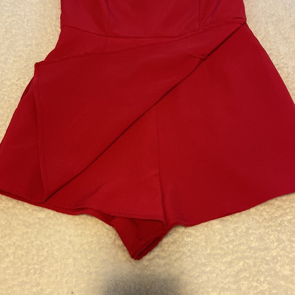 Strapless red romper - Picture 2 of 3